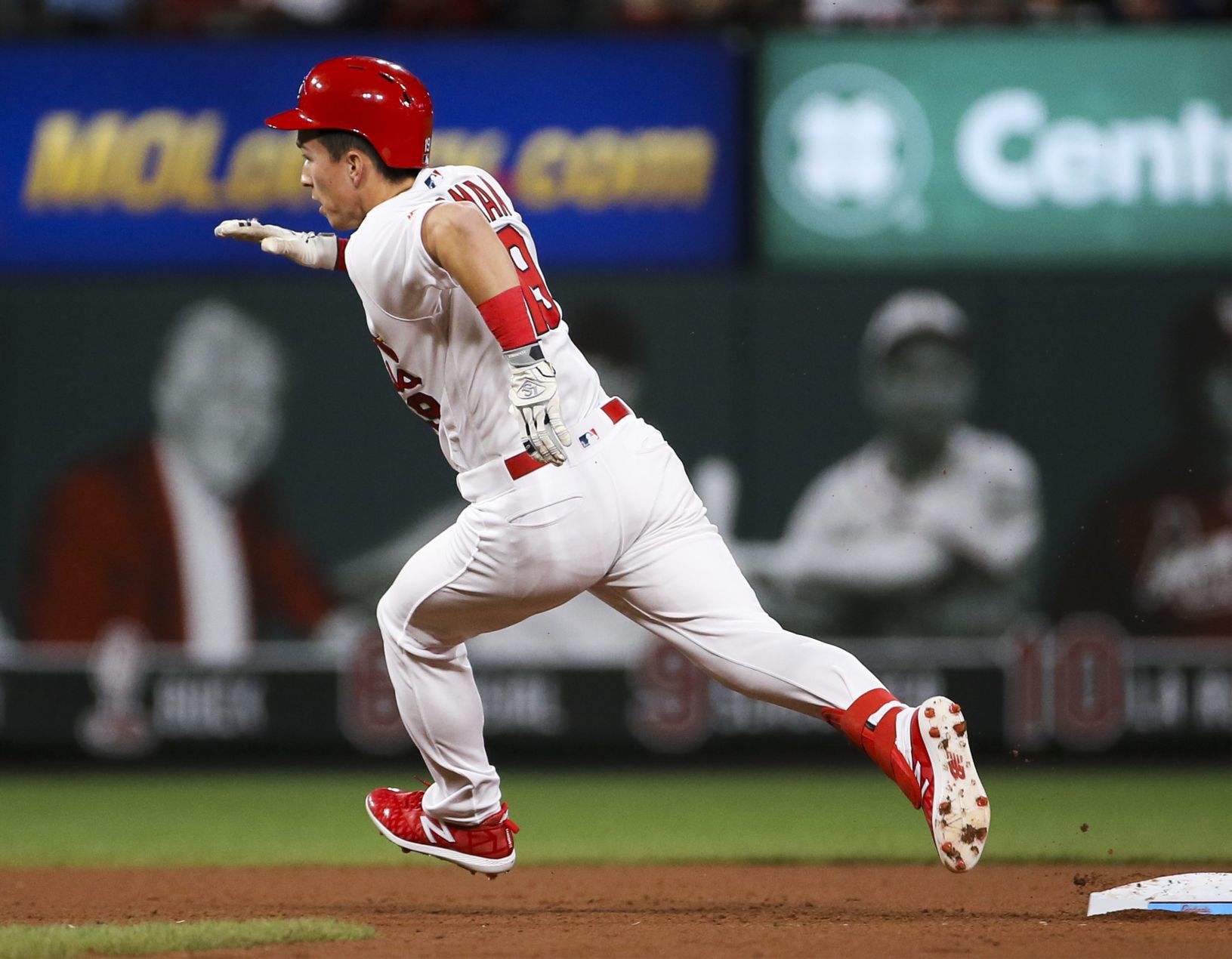 Cardinals close out Angels series
